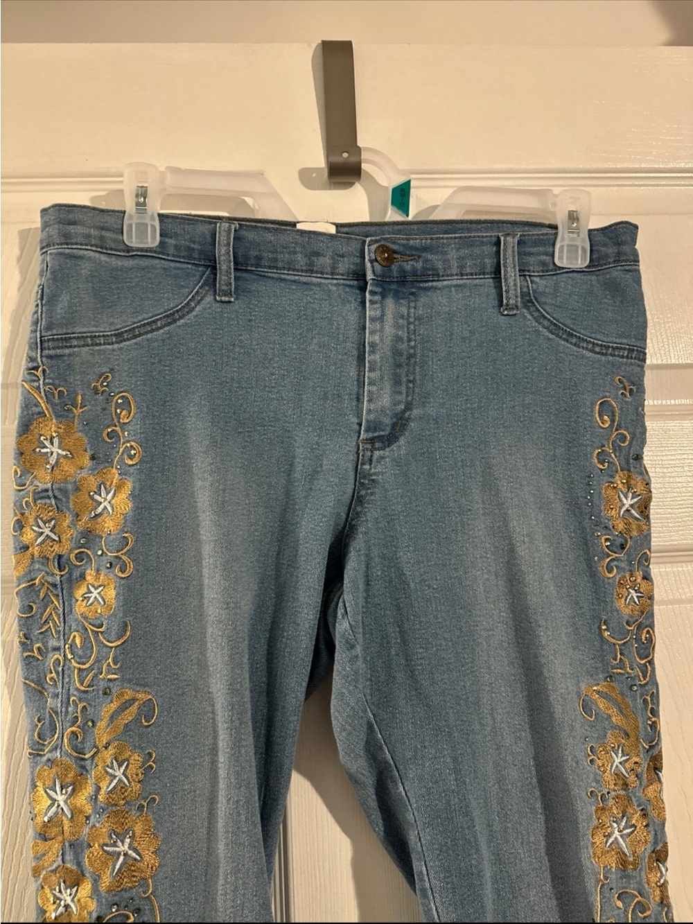VENUS Light Blue Jeans with Gold Floral Embroidery - Picture 4 of 8